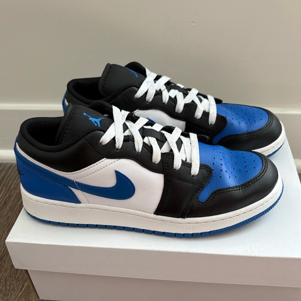 Air Jordan 1 Low Shoes. Big Kid’s size 7, Women’s size 8.5